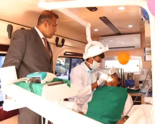 rajas_dental_mobilevan